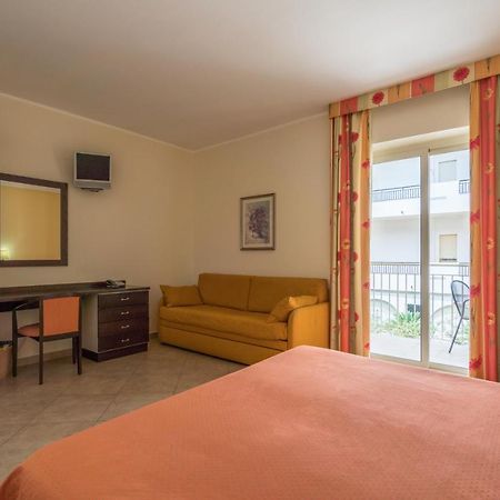 Hotel Orizzonte 勒托阳尼 外观 照片