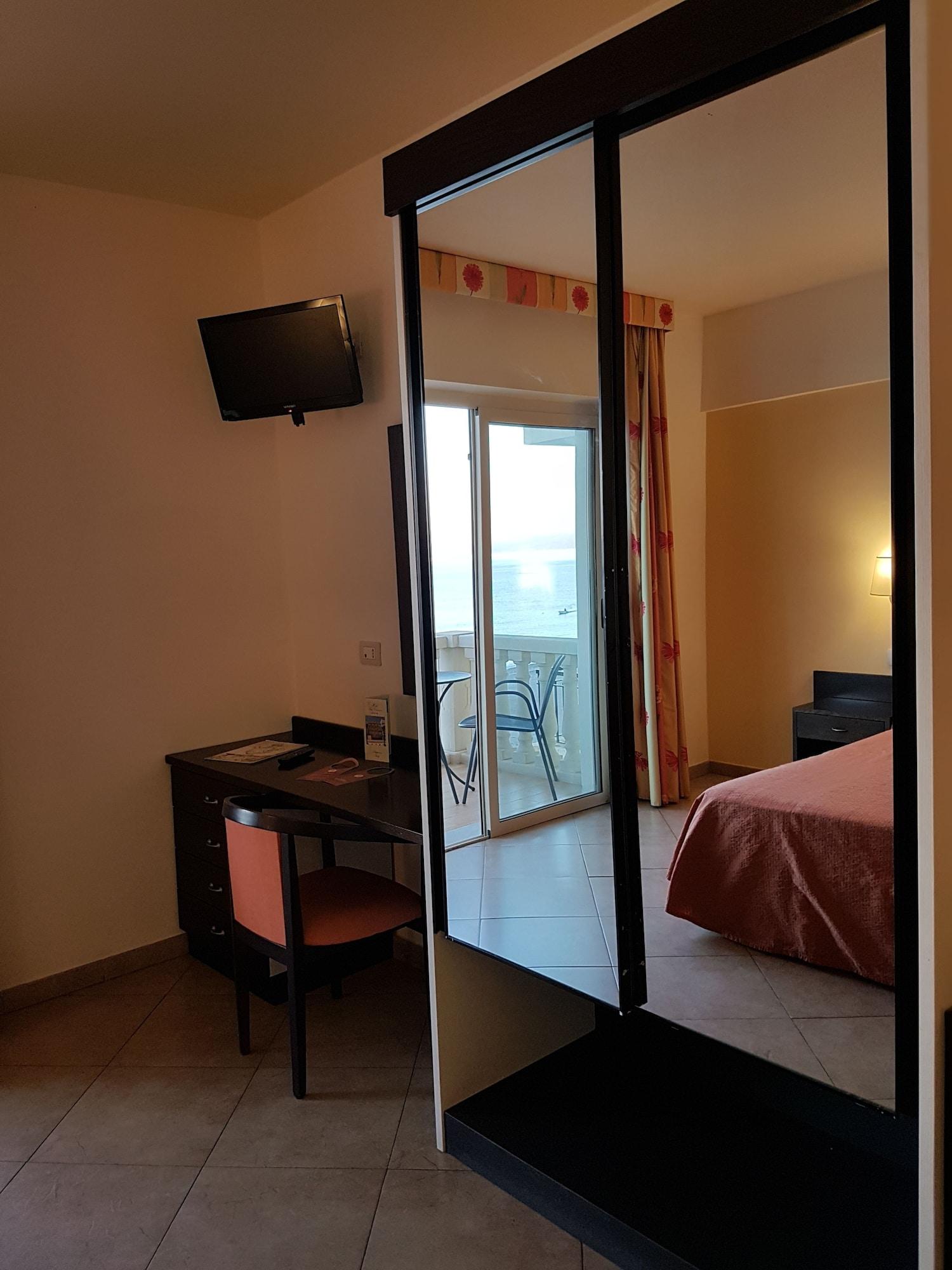 Hotel Orizzonte 勒托阳尼 外观 照片