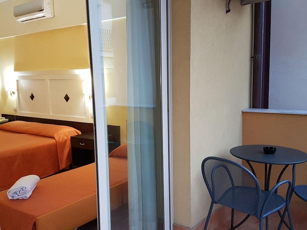 Hotel Orizzonte 勒托阳尼 外观 照片