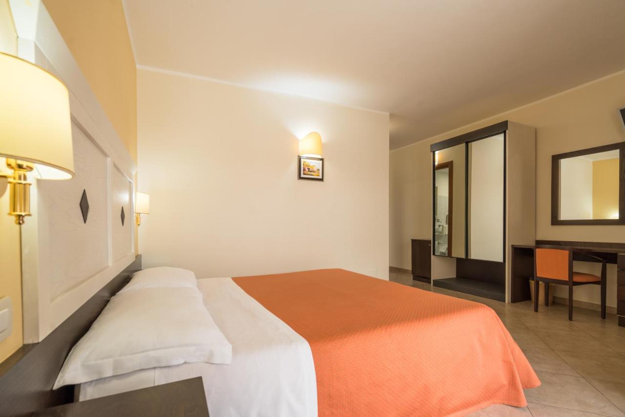 Hotel Orizzonte 勒托阳尼 外观 照片