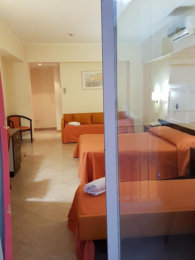 Hotel Orizzonte 勒托阳尼 外观 照片